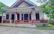 Luar Bangunan 2 SPOT ON 91982 Dani Homestay