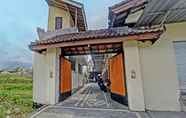 Bangunan 2 SPOT ON 91981 Diwi Homestay