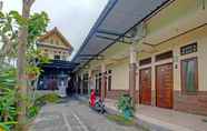 Bangunan 4 SPOT ON 91981 Diwi Homestay