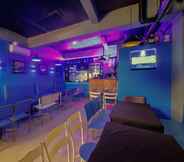 Bar, Kafe, dan Lounge 5 1812 VC Lodge