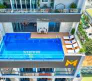 Hồ bơi 4 Maris Hotel Nha Trang