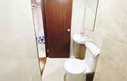 Phòng tắm bên trong 6 DQ Housing Comfort and Nice Studio Trans Park Cibubur