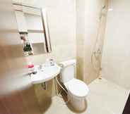 In-room Bathroom 7 DQ Housing Comfort and Nice Studio Trans Park Cibubur