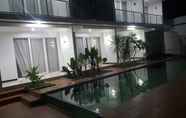 Kolam Renang 4 The Farrel Hotel Nganjuk