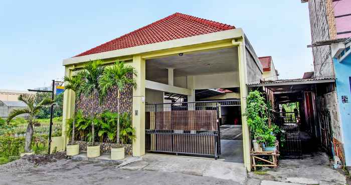 Bangunan OYO 91920 Pondok'ku Inn