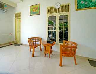 Lobby 2 OYO 91984 Taufik Kost Syariah