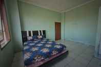 Bedroom EXPRESS O 91979 Penginapan Tondong Ta