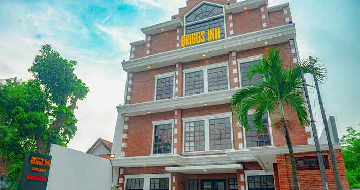 Exterior Briggs Inn Surabaya