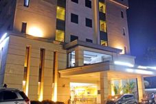 外部的 Grand Verona Hotel Samarinda