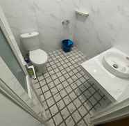 Toilet Kamar 5 Raysahomestay