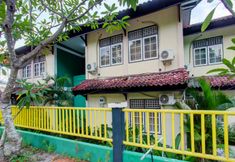 Exterior 2 OYO 92001 Unram Guest House