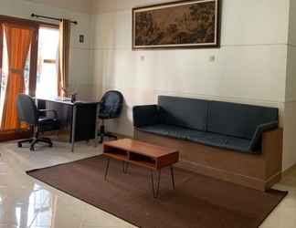 Lobby 2 Adiputra Guesthouse 3