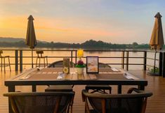 Restaurant 7 River Tree Resort Chiangkhan