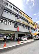 EXTERIOR_BUILDING Swing & Pillows @ KL Cheras Maluri 2