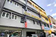 Exterior Swing & Pillows @ KL Cheras Maluri 2