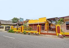 Exterior 2 SPOT ON 92018 Homestay Akbar Aufa Syariah
