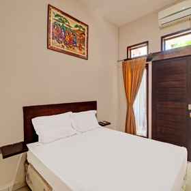 Bedroom 1 OYO 92017 Sari Agung Hotel, Everything IDR 100.000 Hotels