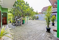 Lain-lain OYO 92043 Kost Barokah Syariah Madiun