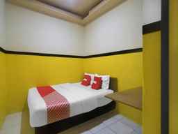OYO 92040 Superstar Kost Dan Homestay, SGD 4
