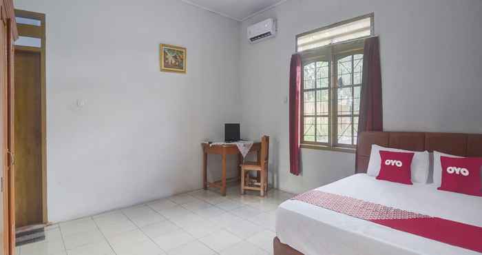 Kamar Tidur OYO 92041 Hotel Borneo