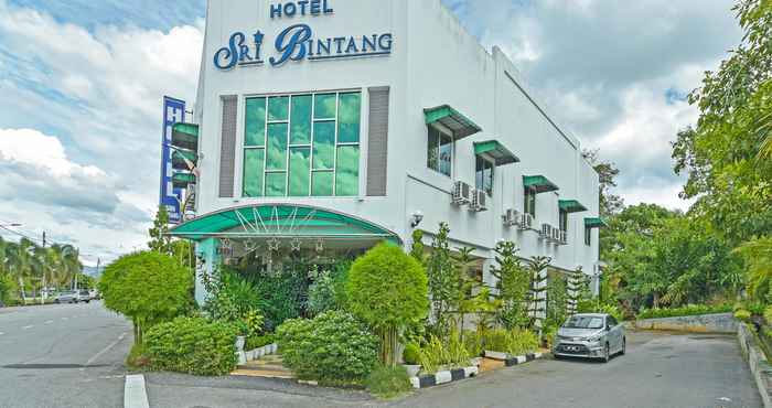 Bangunan OYO 89845 Hotel Sri Bintang