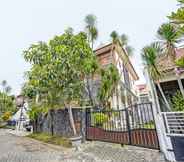 Exterior 3 OYO 92030 Ef Palm Guest House Family Syariah