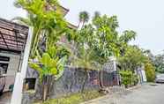 Exterior 2 OYO 92030 Ef Palm Guest House Family Syariah