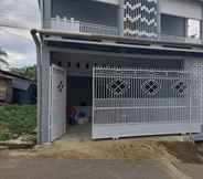 Exterior 3 EXPRESS O 92050 Rafie Kost Eksecutif Syariah