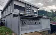 ภายนอกอาคาร 4 EXPRESS O 92050 Rafie Kost Eksecutif Syariah