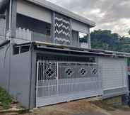 Exterior 4 EXPRESS O 92050 Rafie Kost Eksecutif Syariah