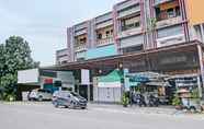 Luar Bangunan 2 SPOT ON 92052 Aulya Homestay Syariah