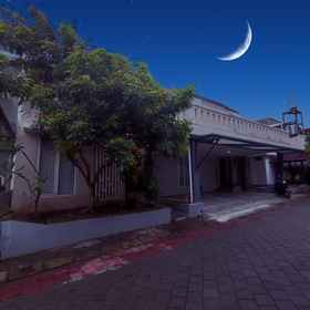 Exterior / Building 1 フルハウス 5 ベッドルーム デラベガ ゲストハウス 3 , デポ ミー ダン ナシゴレン ヴァン ジャバ ホテル