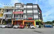 Luar Bangunan 3 SPOT ON 90705 Zenz Hotel