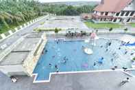 Kolam Renang Townhouse OAK Savanna Hill Resort