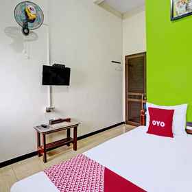 Bedroom 1 OYO 92049 D'jamus Resort Telaga Ngebel, Ponorogo Hotels