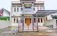 Luar Bangunan 3 OYO 92071 Yusman Homestay Syariah