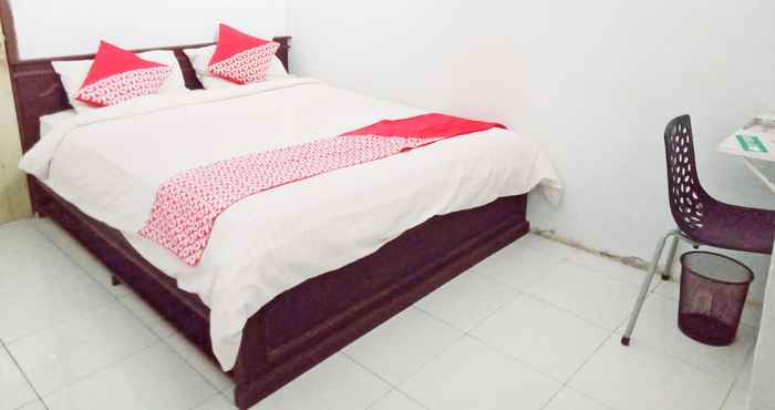 Kamar Tidur OYO 92069 Rafa Kost