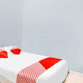 Bedroom 1 Hotel O Restu Ibu Homestay Syariah, Great Dynamic Ind. PT. 호텔