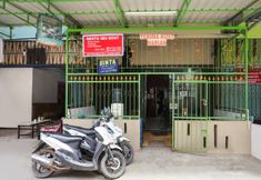 Luar Bangunan 3 Hotel O Restu Ibu Homestay Syariah