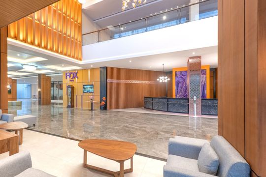 Lobi 3 FOX HARRIS Hotel & Convention Banjarnegara