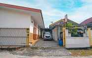 Bangunan 2 SPOT ON 92093 Feri Homestay