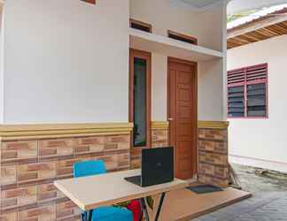 Lobi 2 SPOT ON 92093 Feri Homestay