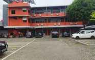 Exterior 4 OYO 92098 Kost Orange Syariah