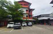 Exterior 2 OYO 92098 Kost Orange Syariah