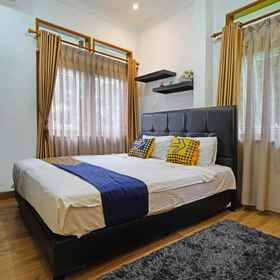 Bedroom 1 SPOT ON 92121 Mitra Dago Antapani Syariah, Taman Sari Bukit Bandung Blok 2 No 2 Kelurahan Sindangjaya Kecamatan Mandalajati Kota Bandung Hotels