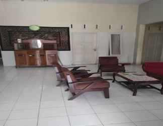 Lobi 2 EXPRESS O 92080 Green Home Stay 