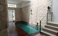 Kolam Renang 5 Villa Nora with Private Pool at Batu Malang