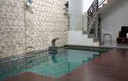 Kolam Renang 2 Villa Nora with Private Pool at Batu Malang