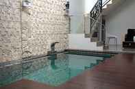 Kolam Renang Villa Nora with Private Pool at Batu Malang