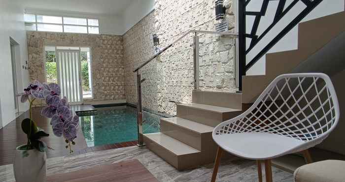 Lobi Villa Nora with Private Pool at Batu Malang